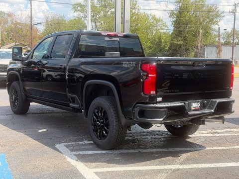 New Black 2026 Chevrolet Silverado 2500HD LTZ 4WD - photo 8 - Stock #261301