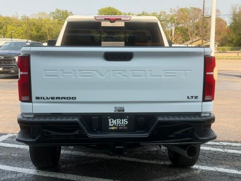 New Summit White 2026 Chevrolet Silverado 2500HD LTZ 4WD - photo 5 - Stock #261237