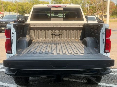 New Summit White 2026 Chevrolet Silverado 2500HD LTZ 4WD - photo 6 - Stock #261237