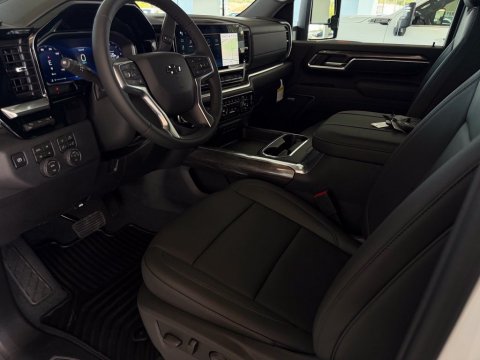 New Summit White 2026 Chevrolet Silverado 2500HD LTZ 4WD - photo 10 - Stock #261237