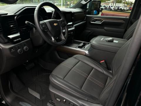 Certified Pre-Owned Black 2025 Chevrolet Silverado 2500HD High Country 4WD - photo 10 - Stock #B5591