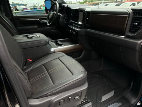 Certified Pre-Owned Black 2025 Chevrolet Silverado 2500HD High Country 4WD - photo 16 - Stock #B5591