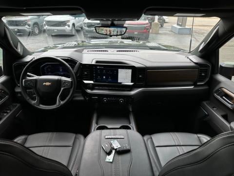 Certified Pre-Owned Black 2025 Chevrolet Silverado 2500HD High Country 4WD - photo 20 - Stock #B5591