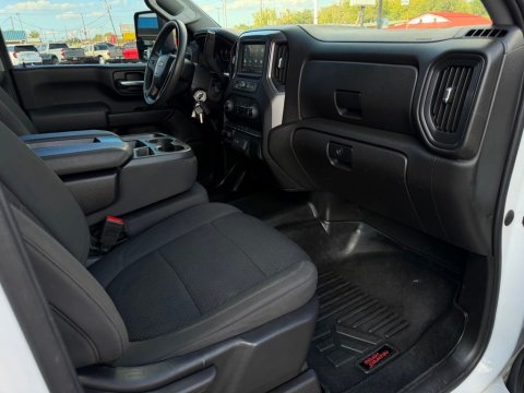Pre-Owned Summit White 2022 Chevrolet Silverado 2500HD Custom 4WD - photo 17 - Stock #261051A