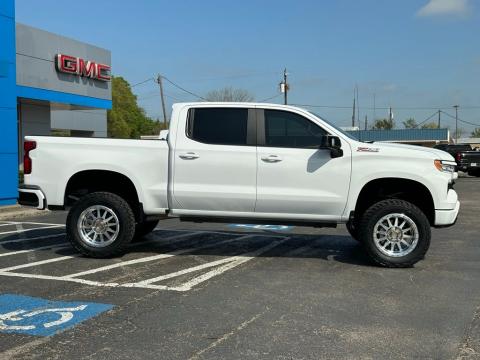 Pre-Owned Summit White 2024 Chevrolet Silverado 1500 RST 4WD - photo 4 - Stock #260741A