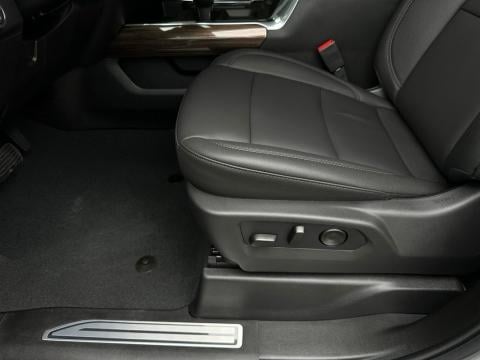 New Sterling Gray Metallic 2026 Chevrolet Silverado 1500 LT 4WD - photo 11 - Stock #261089