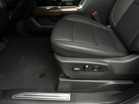 New Sterling Gray Metallic 2026 Chevrolet Silverado 1500 LT 4WD - photo 11 - Stock #261089