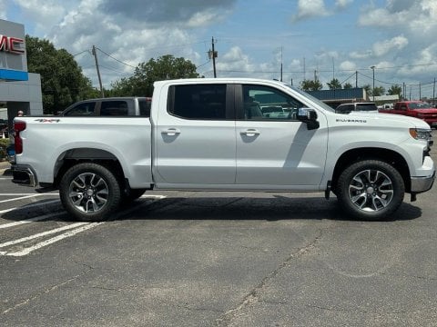 New Summit White 2026 Chevrolet Silverado 1500 LT 4WD - photo 4 - Stock #261050