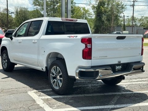 New Summit White 2026 Chevrolet Silverado 1500 LT 4WD - photo 8 - Stock #261050