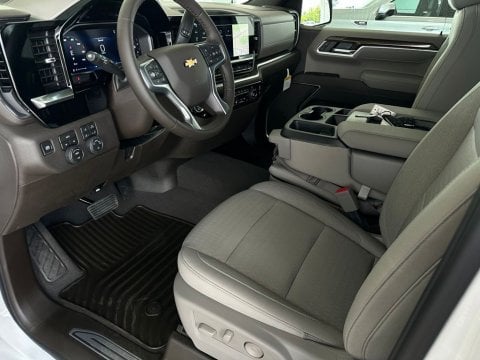 New Summit White 2026 Chevrolet Silverado 1500 LT 4WD - photo 9 - Stock #261050