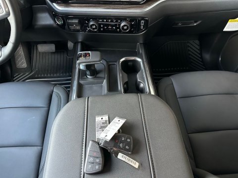 New Summit White 2026 Chevrolet Silverado 1500 RST 4WD - photo 20 - Stock #260962
