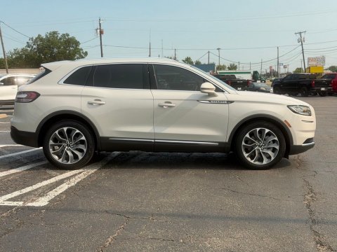 Certified Pre-Owned Pearl Metallic 2022 Lincoln Nautilus Reserve FWD - photo 4 - Stock #261213A