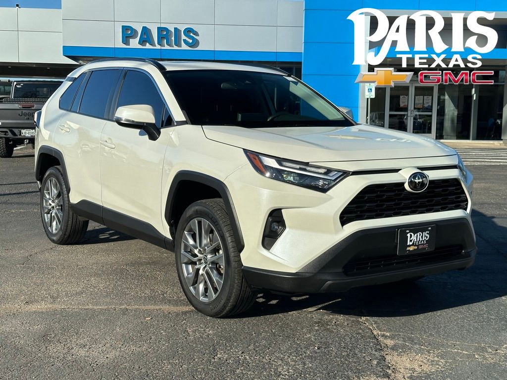 2022 Toyota RAV4 XLE Premium's photo