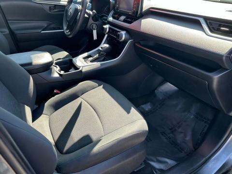 Pre-Owned Magnetic Gray Metallic 2020 Toyota RAV4 LE FWD - photo 18 - Stock #X2415