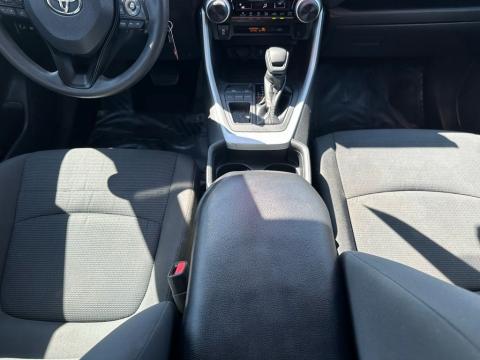 Pre-Owned Magnetic Gray Metallic 2020 Toyota RAV4 LE FWD - photo 23 - Stock #X2415