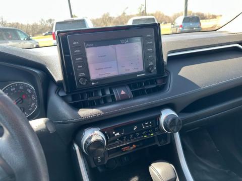 Pre-Owned Magnetic Gray Metallic 2020 Toyota RAV4 LE FWD - photo 26 - Stock #X2415