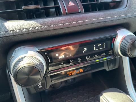 Pre-Owned Magnetic Gray Metallic 2020 Toyota RAV4 LE FWD - photo 27 - Stock #X2415