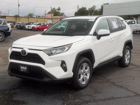 Pre-Owned Super White 2019 Toyota RAV4 XLE FWD - photo 3 - Stock #B5627