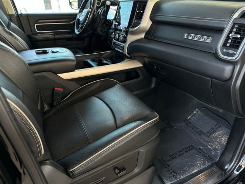 Pre-Owned Diamond Black Crystal Pearlcoat 2022 Ram 2500 Laramie 4WD - photo 16 - Stock #260888A
