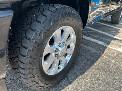 Pre-Owned Diamond Black Crystal Pearlcoat 2022 Ram 2500 Laramie 4WD - photo 9 - Stock #260888A