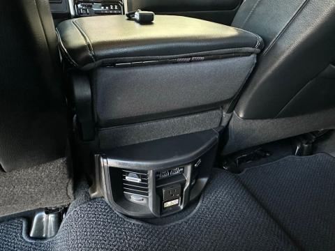 Pre-Owned Billet Silver Metallic Clearcoat 2024 Ram 2500 Laramie 4WD - photo 22 - Stock #A1065