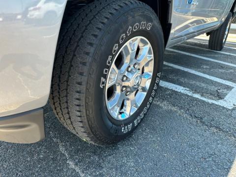 Pre-Owned Billet Silver Metallic Clearcoat 2024 Ram 2500 Laramie 4WD - photo 9 - Stock #A1065