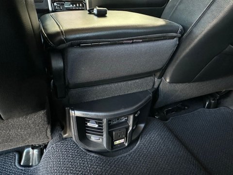 Pre-Owned Billet Silver Metallic Clearcoat 2024 Ram 2500 Laramie 4WD - photo 22 - Stock #A1065