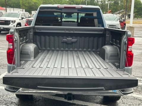 New Sterling Gray Metallic 2026 Chevrolet Silverado 1500 LT RWD - photo 6 - Stock #260982