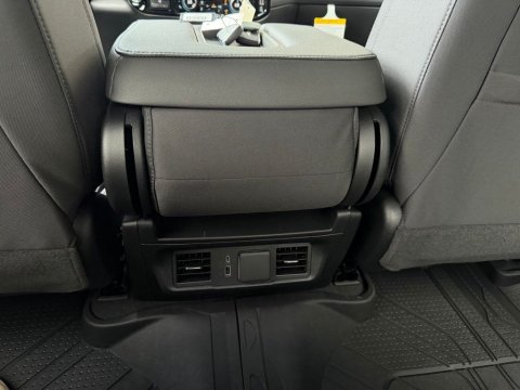 New Summit White 2026 Chevrolet Silverado 1500 LT RWD - photo 21 - Stock #261278