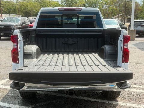 New Summit White 2026 Chevrolet Silverado 1500 LT RWD - photo 6 - Stock #261278