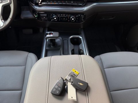 Pre-Owned Summit White 2024 Chevrolet Silverado 1500 LTZ RWD - photo 21 - Stock #261306A
