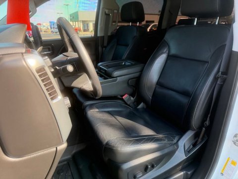 Pre-Owned Iridescent Pearl Tricoat 2018 Chevrolet Silverado 1500 LT RWD - photo 14 - Stock #X2526