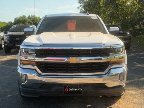 Pre-Owned Iridescent Pearl Tricoat 2018 Chevrolet Silverado 1500 LT RWD - photo 2 - Stock #X2526