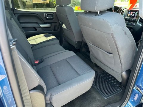 Pre-Owned Deep Ocean Blue Metallic 2018 Chevrolet Silverado 1500 LT RWD - photo 19 - Stock #X2515