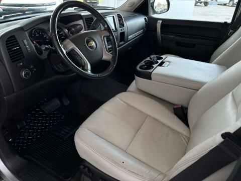 Pre-Owned Silver Ice Metallic 2013 Chevrolet Silverado 1500 LT RWD - photo 10 - Stock #260169B