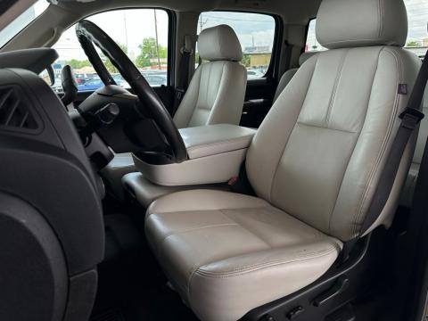 Pre-Owned Silver Ice Metallic 2013 Chevrolet Silverado 1500 LT RWD - photo 13 - Stock #260169B
