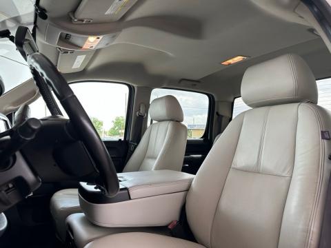 Pre-Owned Silver Ice Metallic 2013 Chevrolet Silverado 1500 LT RWD - photo 14 - Stock #260169B
