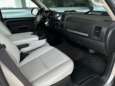 Pre-Owned Silver Ice Metallic 2013 Chevrolet Silverado 1500 LT RWD - photo 15 - Stock #260169B