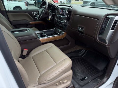 Pre-Owned Iridescent Pearl Tricoat 2018 Chevrolet Silverado 1500 LTZ RWD - photo 16 - Stock #270008A