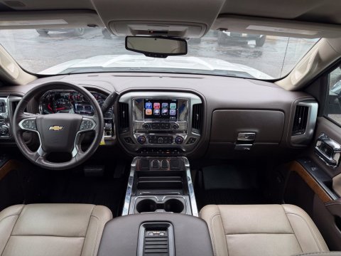Pre-Owned Iridescent Pearl Tricoat 2018 Chevrolet Silverado 1500 LTZ RWD - photo 20 - Stock #270008A