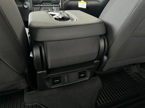 New Black 2026 Chevrolet Silverado 1500 Custom Trail Boss 4WD - photo 21 - Stock #261045