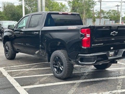 New Black 2026 Chevrolet Silverado 1500 Custom Trail Boss 4WD - photo 8 - Stock #261045