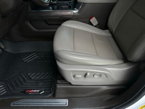 Pre-Owned Iridescent Pearl Tricoat 2024 Chevrolet Silverado 1500 LTZ 4WD - photo 12 - Stock #260686A