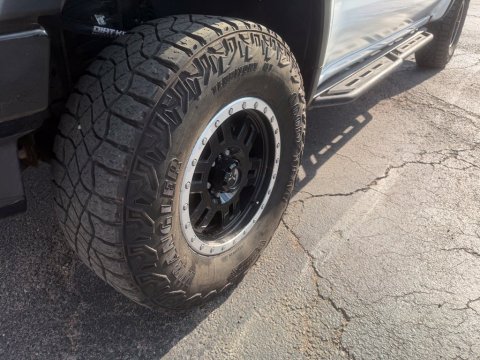 2023 Chevrolet Silverado 1500 ZR2 - Photo 9