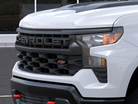 New Summit White 2026 Chevrolet Silverado 1500 Custom Trail Boss 4WD - photo 13 - Stock #261397