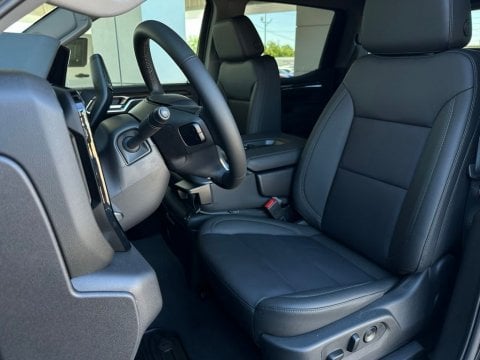 New Black 2026 Chevrolet Silverado 1500 LT 4WD - photo 11 - Stock #260954