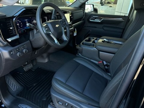 New Black 2026 Chevrolet Silverado 1500 LT 4WD - photo 8 - Stock #260954