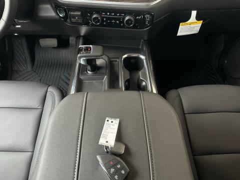 New Radiant Red Tintcoat 2026 Chevrolet Silverado 1500 RST 4WD - photo 20 - Stock #260746