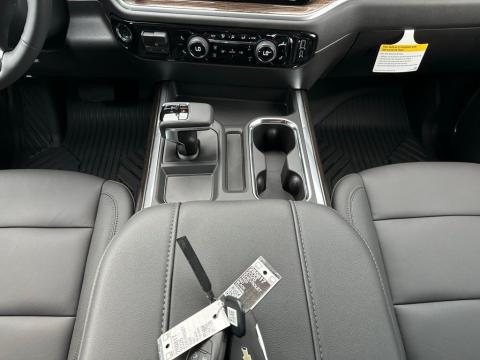 New Black 2026 Chevrolet Silverado 1500 RST 4WD - photo 20 - Stock #260817