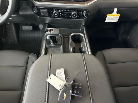 New Summit White 2026 Chevrolet Silverado 1500 RST 4WD - photo 20 - Stock #260822